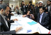 حضور جواد اطاعت در محل ثبت نام نامزدهای انتخابات ریاست‌جمهوری