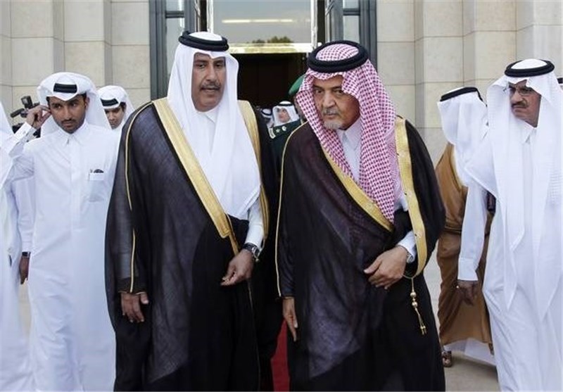 قطر‌ی‌ها به شمال و سعودی ها به جنوب سوریه سلاح ارسال می کنند/ اتاق ویژه جنگ سوریه در دربار امیر قطر