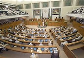أمیر الکویت یعلن حل مجلس الأمة ووقف بعض مواد الدستور
