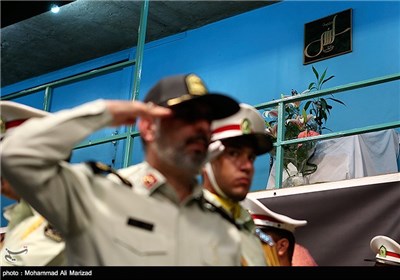 تجدید میثاق پرسنل نیروی انتظامی با آرمانهای امام راحل در حسینیه جماران