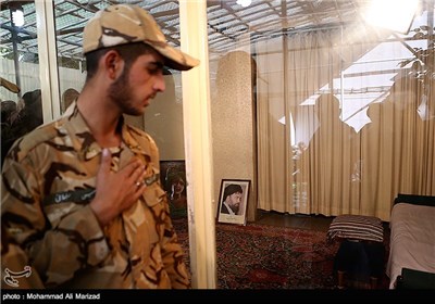 حتجدید میثاق پرسنل ارتش با آرمانهای امام راحل در حسینیه جماران