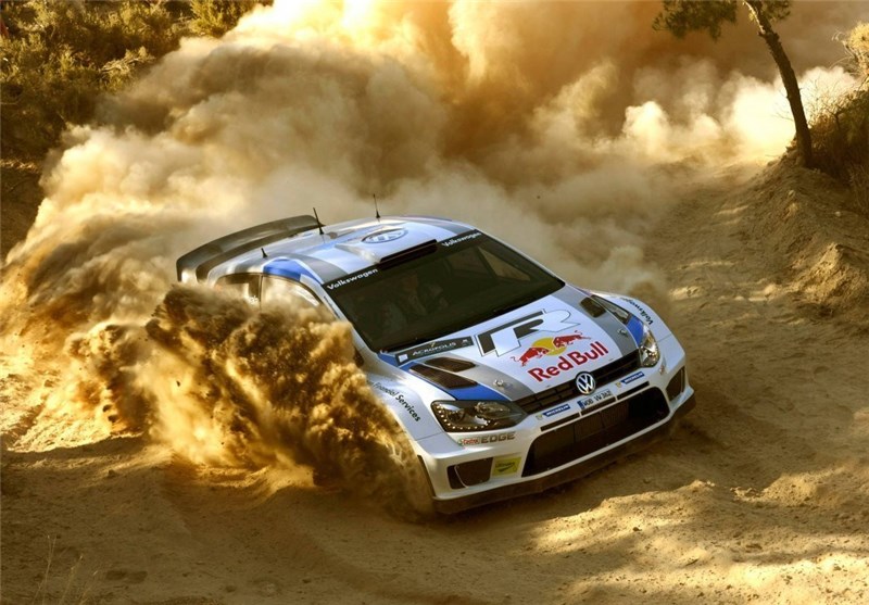 جانبازان شرکت کننده در مسابقه رالی  با شهدای چناران بیعت کردند