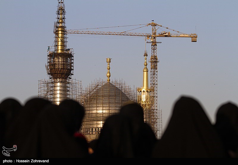 برپایی نمایشگاه‌های فرهنگی و ختم 14 میلیون صلوات در سالگرد ارتحال امام (ره) در اصفهان