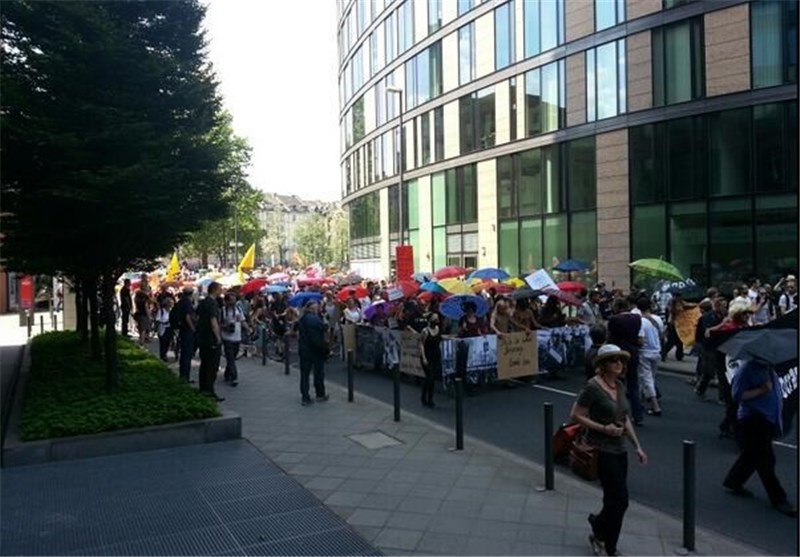 شرکت صدها نفر از مردم فرانکفورت در تظاهرات ضد ریاضتی