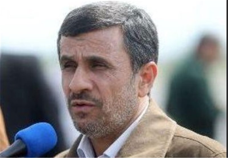 أحمدی نجاد یعلن عدم دعمه مرشحا محددا فی الانتخابات الرئاسیة ویؤکد: مسیرة تقدم الشعب الایرانی لن تتوقف