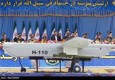 ایران الاسلامیة تزیح الستار عن احدث طائرة من دون طیار