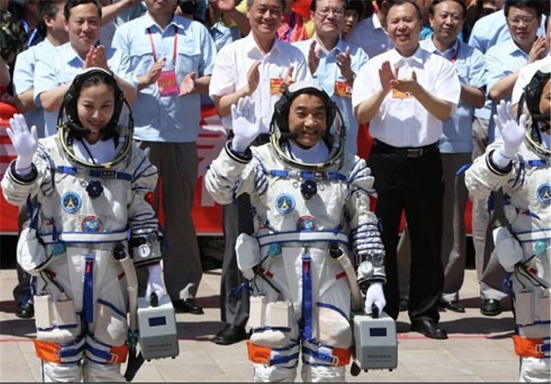 پرتاب موفقیت آمیز فضاپیمای همراه با سرنشین‌ چین