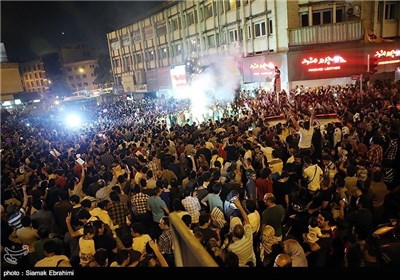 احتفالات شعبیة بفوز حسن روحانی برئاسة ایران