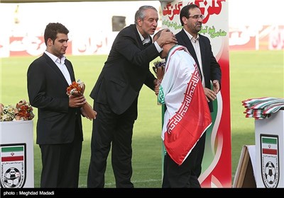 جشن پیروزی تیم ملی فوتبال ایران در ورزشگاه آزادی