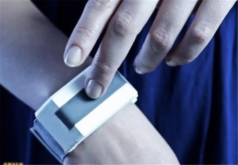 ارتباط مجازی با افراد در هر نقطه جهان با دستبند لمسی