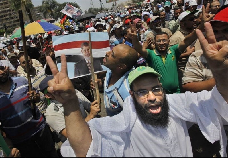 تظاهرات طرفداران مرسی مقابل ساختمان اطلاعات نظامی مصر در قاهره