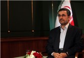 احمدی‌نژاد درگذشت پدر مصلحی را تسلیت گفت