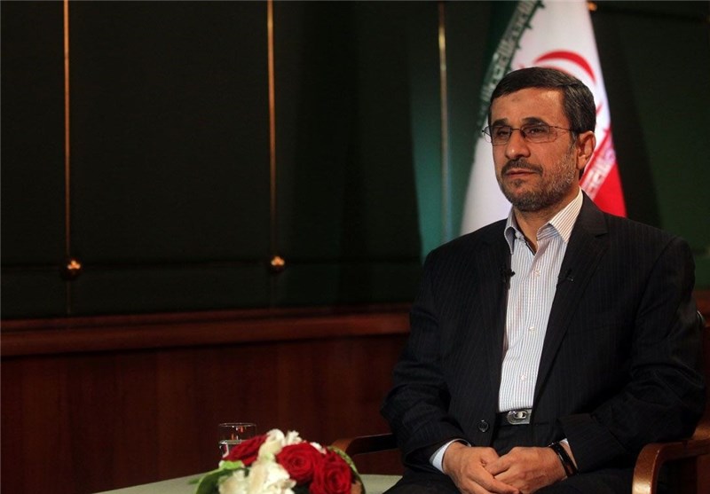 احمدی‌نژاد درگذشت پدر شهید کاوه را تسلیت گفت