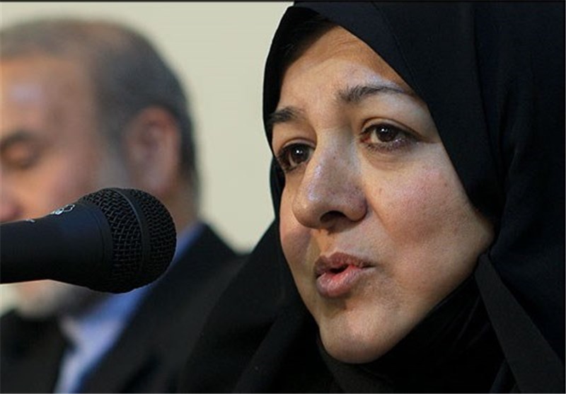 احمد عزیزی شاعری شوریده حال و باورمند بود