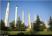 3 موشک‌ برد بلند در باغ موزه دفاع مقدس همدان نصب شد
