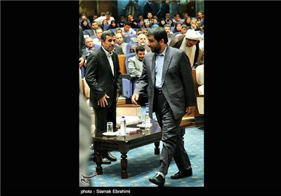 محمود احمدی نژاد رئیس جمهور و عزت الله ضرغامی در مراسم نکوداشت هشت سال تلاش جهادی