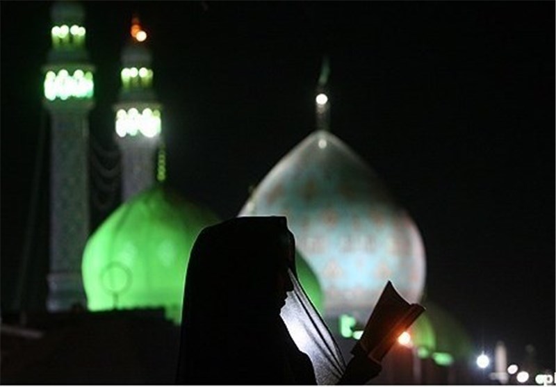 شب بهاری مسجد جمکران در سرمای زمستان/ عارفان اینجا مشام عقل مشکین کرده‌اند