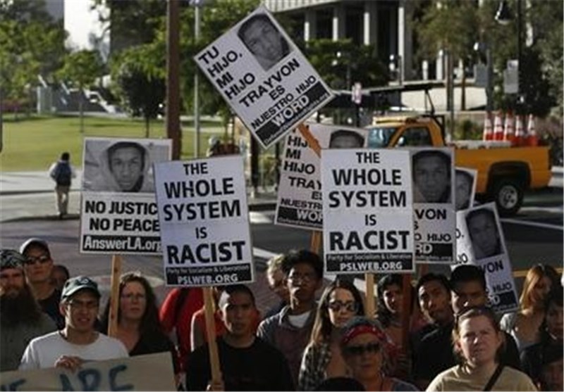 پلیس کالیفرنیا 17 معترض ضدتبعیض‌نژادی را دستگیر کرد