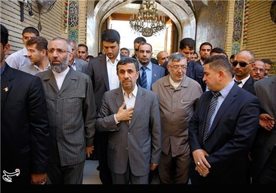 Iranian President Visits Shiite Shrines in Iraq