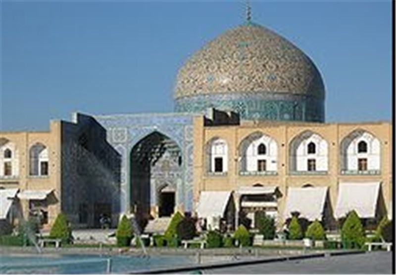 گنبد مسجد شیخ لطف‌الله نیازی به تعمیر اضطراری ندارد