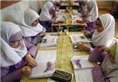 گلایه اولیای دانش آموزان از تهیه اجباری لباس فرم مدارس در همدان