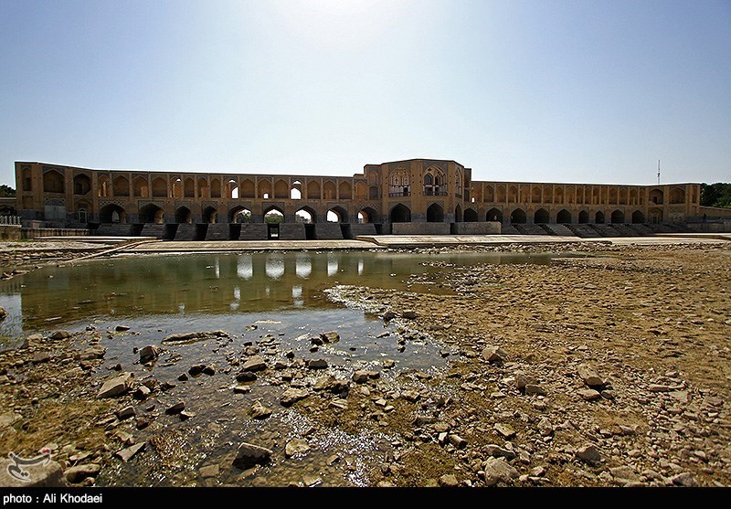 اصفهان| سایه آب در سراب بارش‌های بهاری اصفهان؛ نه چاه &quot;آب دارد، نه مقنی &quot;نان&quot;+آمار