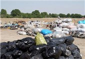 پاکسازی سواحل شهرستان لاهیجان از زباله‌های خشک