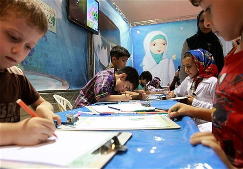 نمایشگاه نقاشی غنچه های هلال در ایلام برپا شد