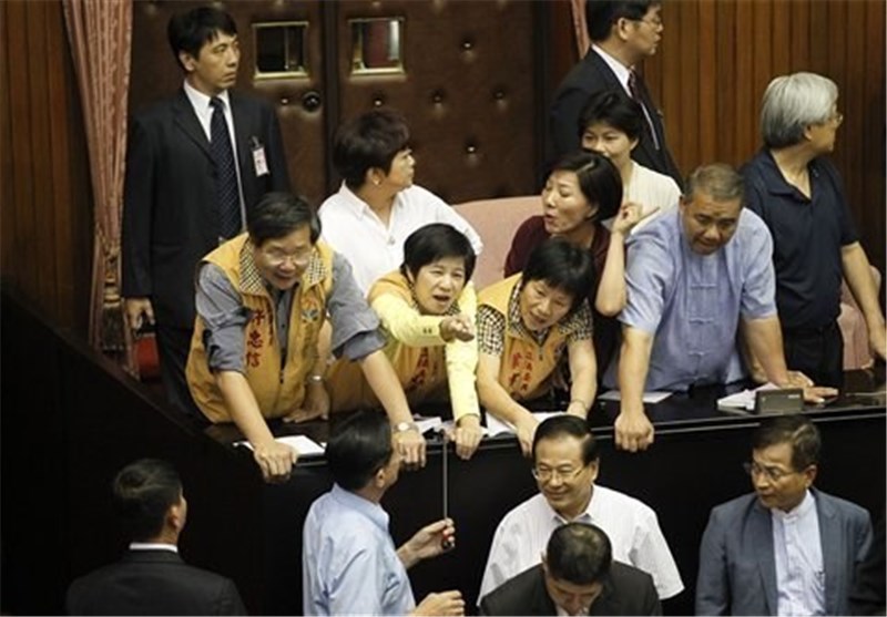 Taiwan Lawmakers Brawl in Parliament Over Nuclear Plant Vote