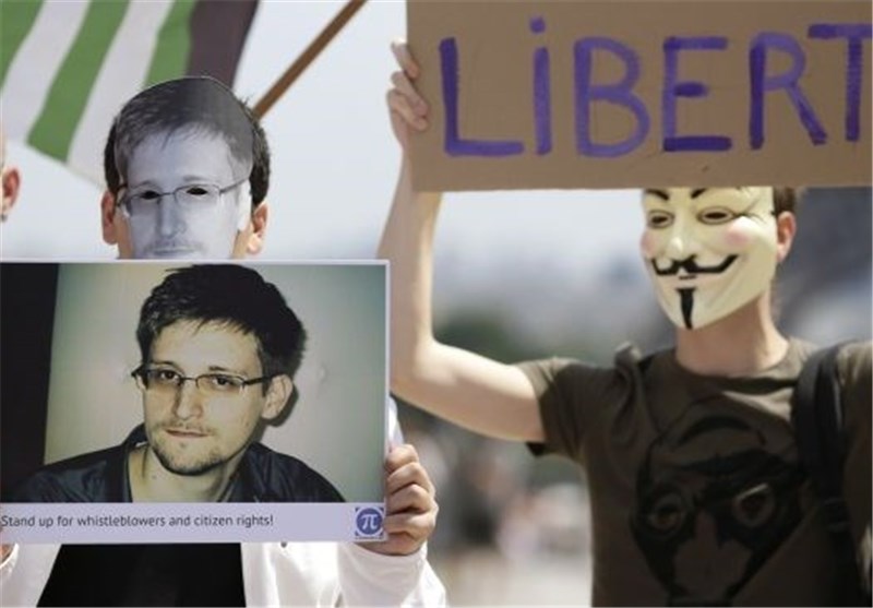 Snowden Bides for Political Asylum in Brazil