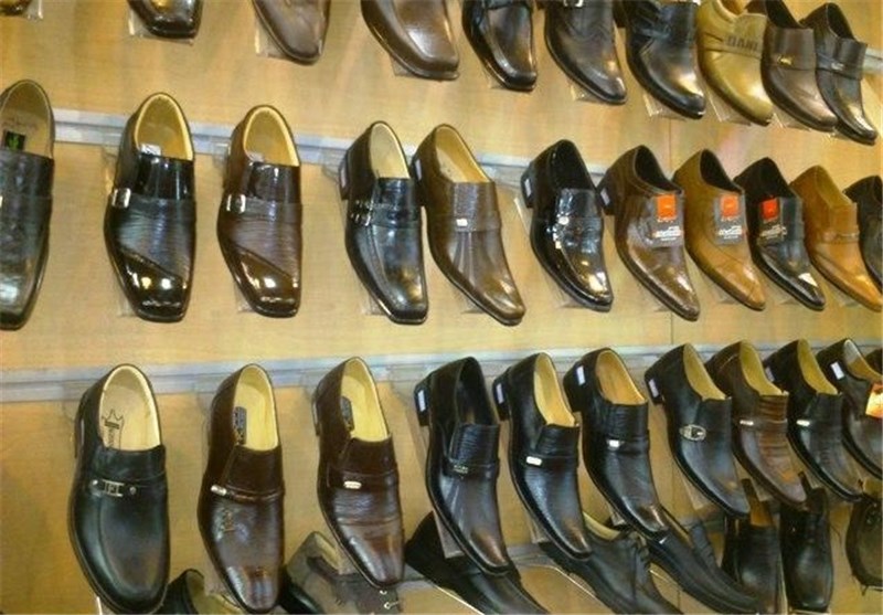 فروش 500 هزار تومانی کفش‌های 30 دلاری قاچاق در تهران