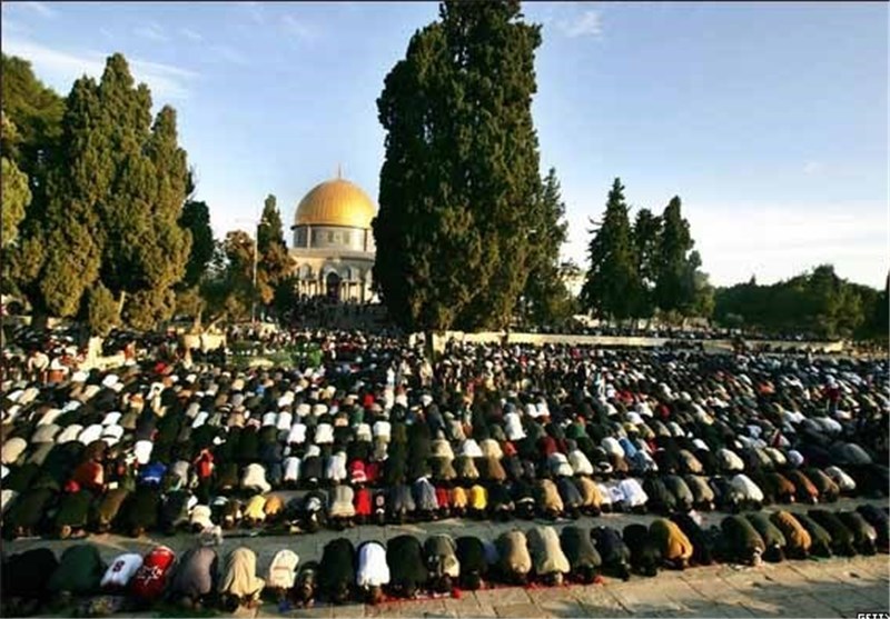 Israeli Forces Surround Al-Aqsa Mosque