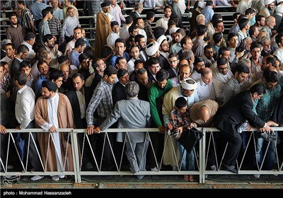 شرکت کنندگان در نماز عید سعید فطر به امامت رهبر معظم انقلاب