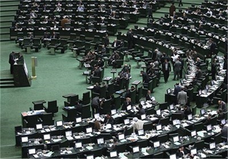 نواب الشعب بمجلس الشوری یستأنفون مناقشة أهلیة وزراء حکومة روحانی