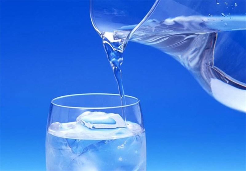 ستة اسباب لشرب الماء یومیاً