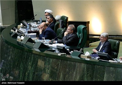 Iran&apos;s Parliament Holds Third Day of Debates on Rouhani&apos;s Cabinet