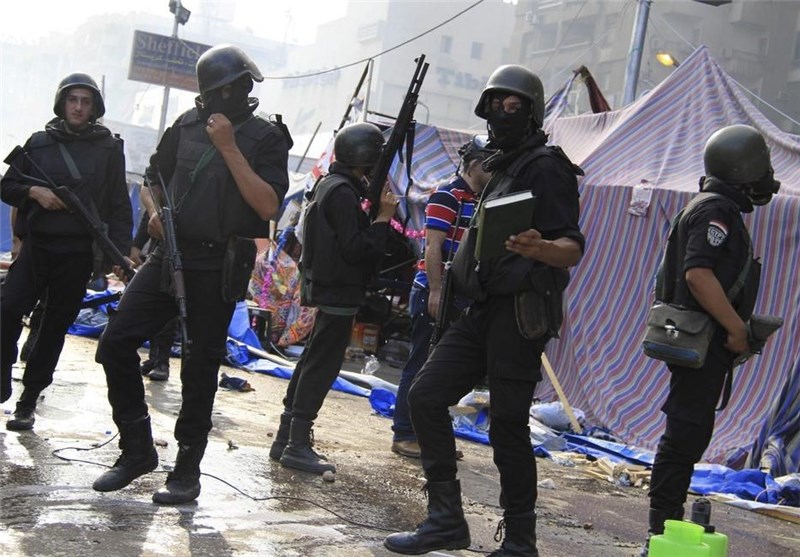 وزارت بهداشت مصر: 43 افسر پلیس در درگیری‌های امروز کشته شده‌اند