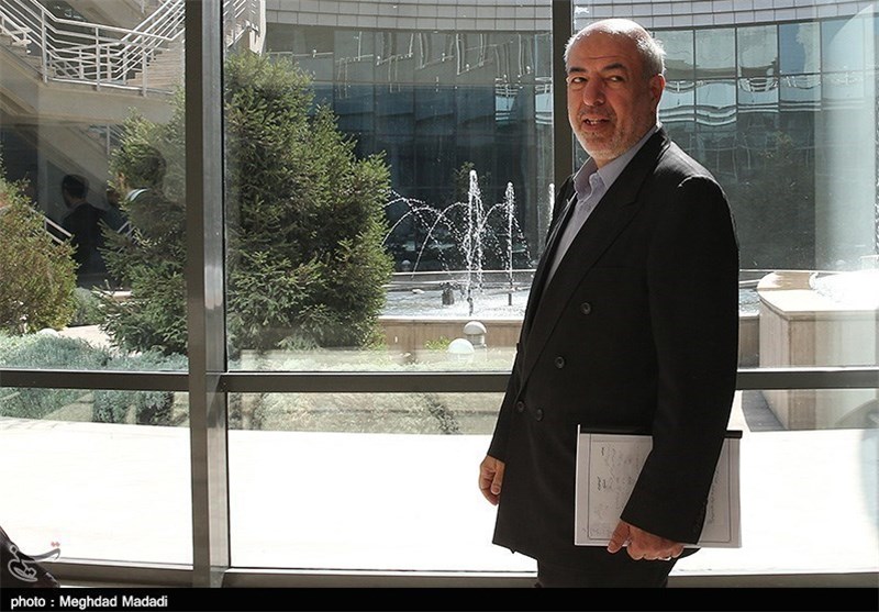 حضور وزیر نیرو در ستاد بحران اصفهان برای بررسی مشکل کم آبی زاینده رود