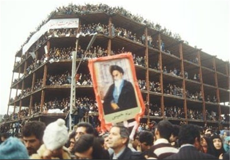 کتاب انقلاب اسلامی ایران منتشر شد