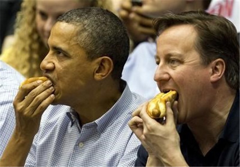 وقتی که او باما و کامرون بالای درخت گیر می کنند