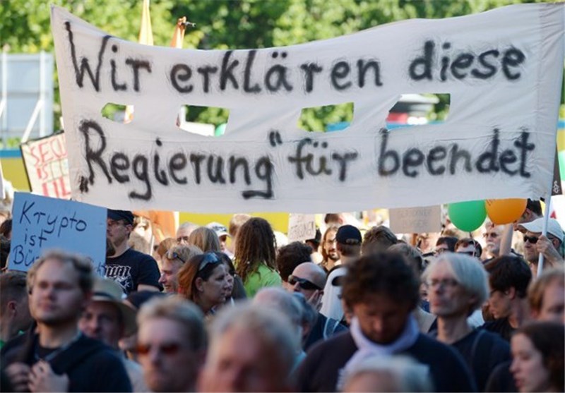 Thousands Protest NSA Spying in Berlin