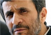 احمدی‌نژاد از یادمان شهدای والفجر 8 بازدید کرد
