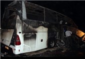 واژگونی اتوبوس در محور اصفهان- تهران/ یک کشته و 38 مصدوم/ امدادگران دچار حادثه شدند