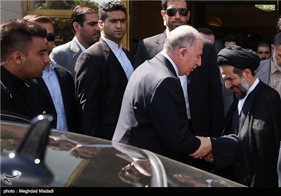 Iraqi Parliament Speaker Starts Visit to Tehran