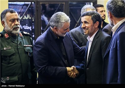 محمود احمدی نژاد در مراسم ترحیم مادر سردار قاسم سلیمانی