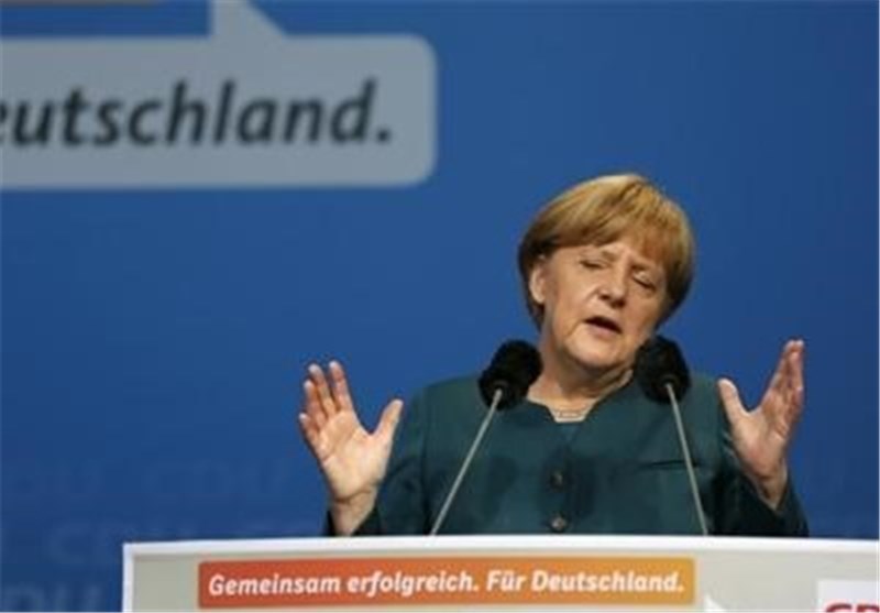 Merkel: NATO Should Show Readiness for Defense but Maintain Dialogue with Russia