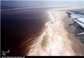دریاچه ارومیه تشنه و رنجور خود را به پاییز می‌رساند + تصاویر