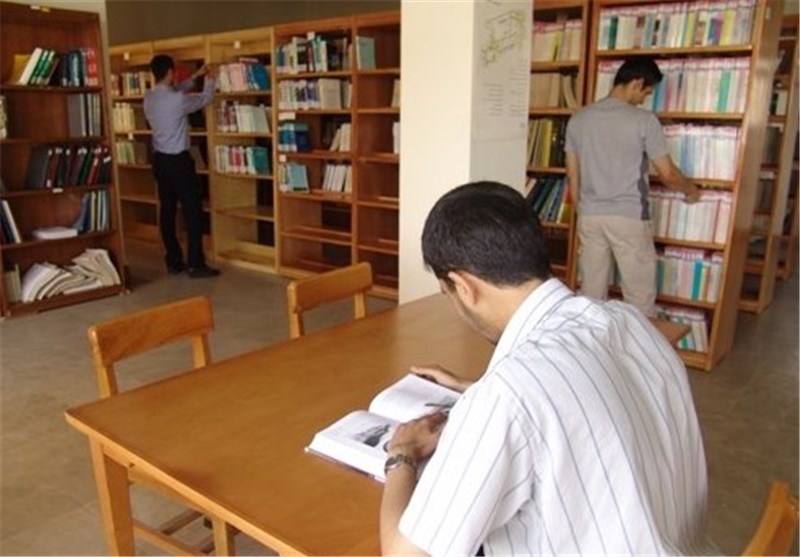 افزوده شدن 886 نسخه کتاب عربی و لاتین به کتابخانه آستان قدس