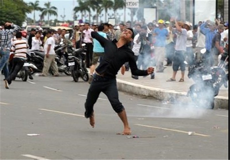 نیروهای امنیتی کامبوج به سوی معترضان آتش گشودند