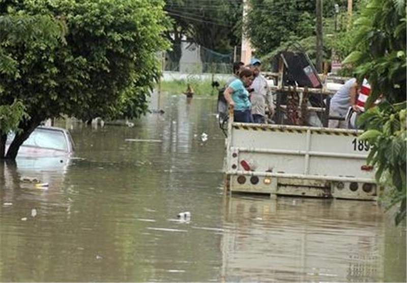 21 Dead as Big Storms Hit Mexico on Opposite Coasts